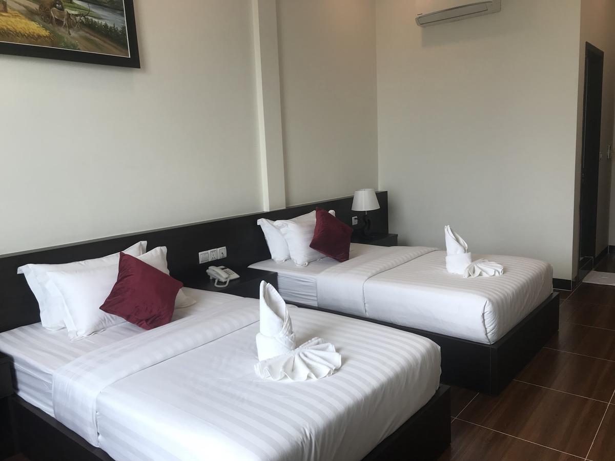 Apple Hotel Two - Near Phnom Penh Airport Exteriér fotografie