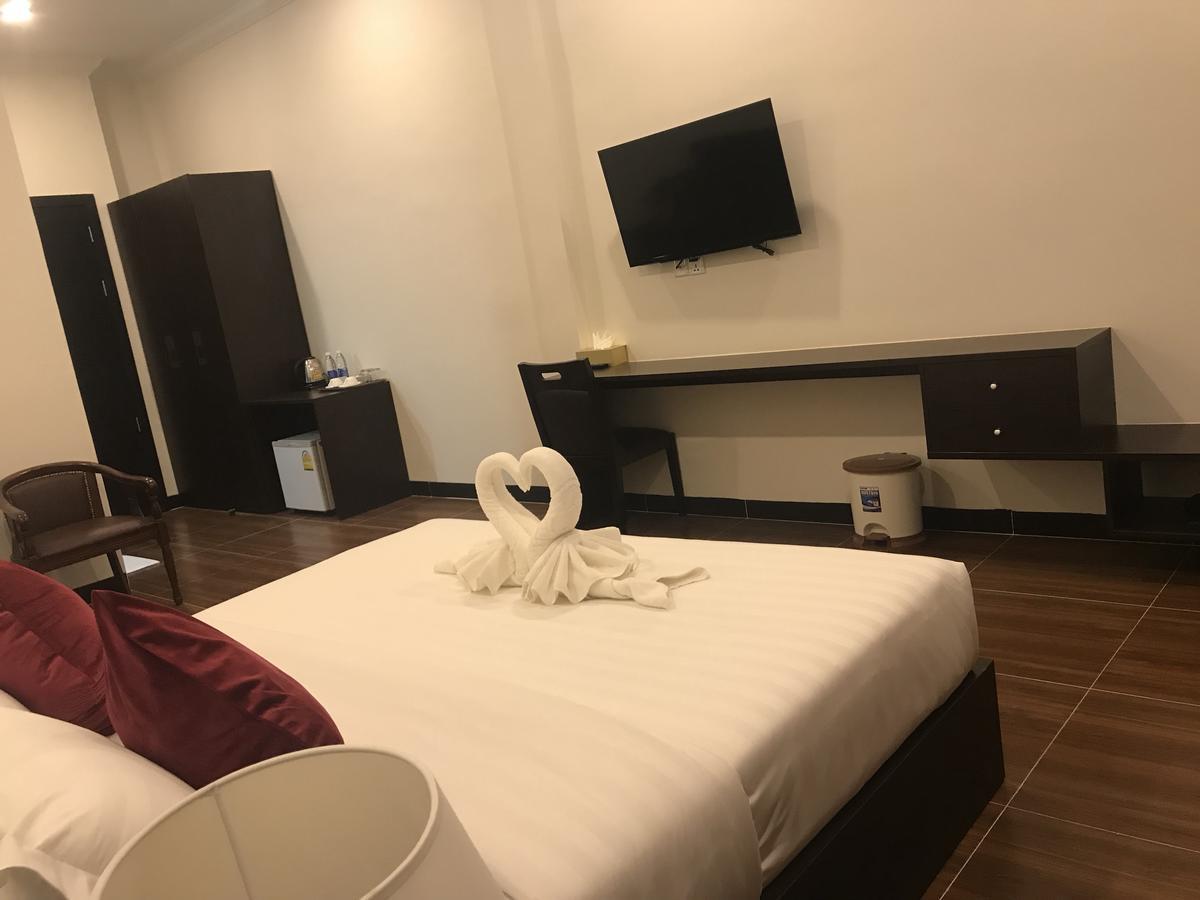Apple Hotel Two - Near Phnom Penh Airport Exteriér fotografie